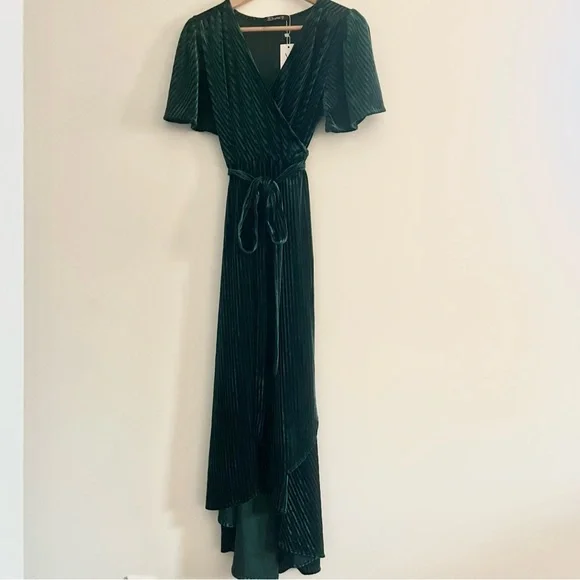 NWT Simplee Ribbed Green Velvet Wrap Maxi Dress w Flutter Sleeves Flowy Small - Picture 2 of 11